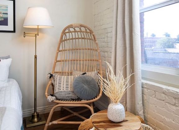 Sleeps 2! Near Hollywood! Beautiful Studio!