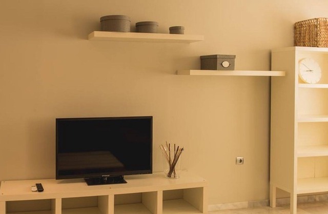 SUPERIOR REDING 2 BEDROOMS