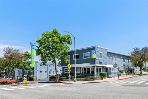 Surestay Hotel 