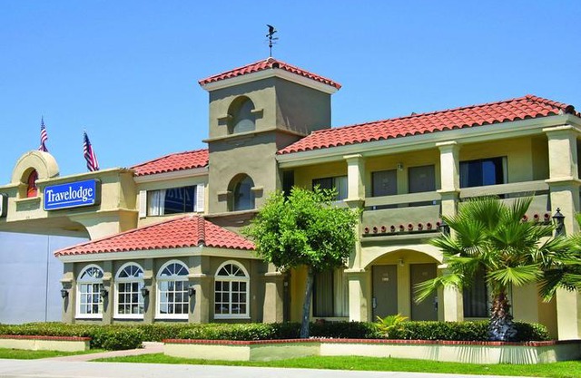 Travelodge by Wyndham Costa Mesa Newport Beach Hacienda