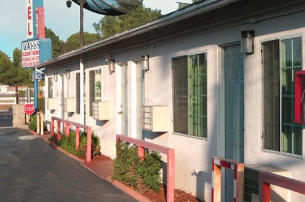 Walls Motel Long Beach