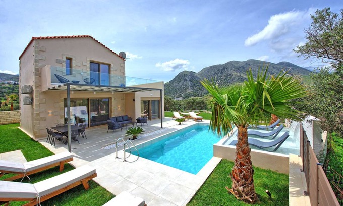 Filaki Villa | 100 m² Villa ∙ 4 bedrooms ∙ 8 guests
