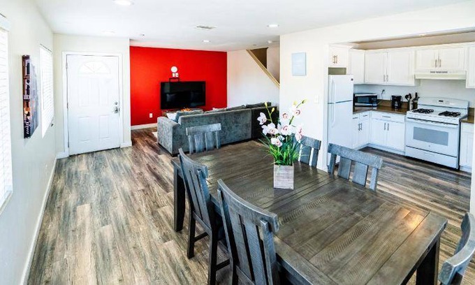 Los Angeles Apartment | 120 m² Apartment ∙ 5 bedrooms ∙ 11 guests