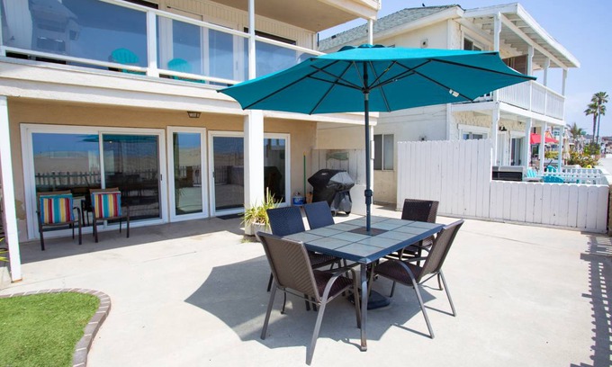 Balboa Peninsula Apartment | 130 m² Apartment ∙ 4 bedrooms ∙ 8 guests