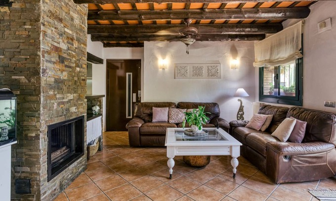 Borrassa House | 198 m² Finca ∙ 5 bedrooms ∙ 10 guests
