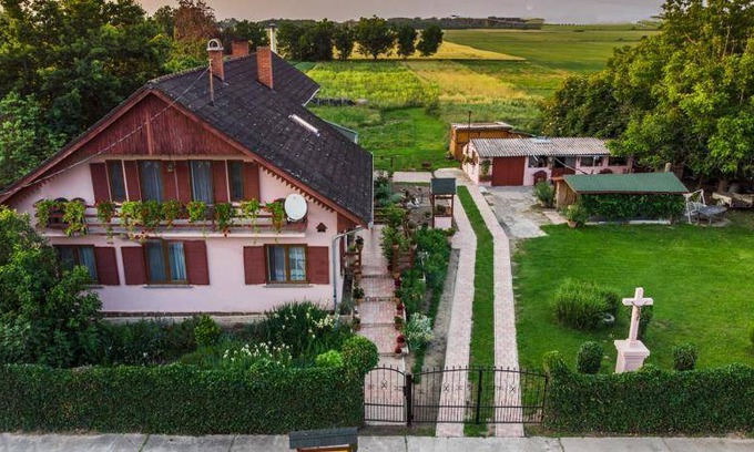 Hercegszanto Bed & Breakfast | 24 m² Bed and breakfast ∙ 4 guests
