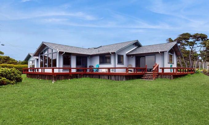 Fort Bragg House | 242 m² House ∙ 2 bedrooms ∙ 4 guests