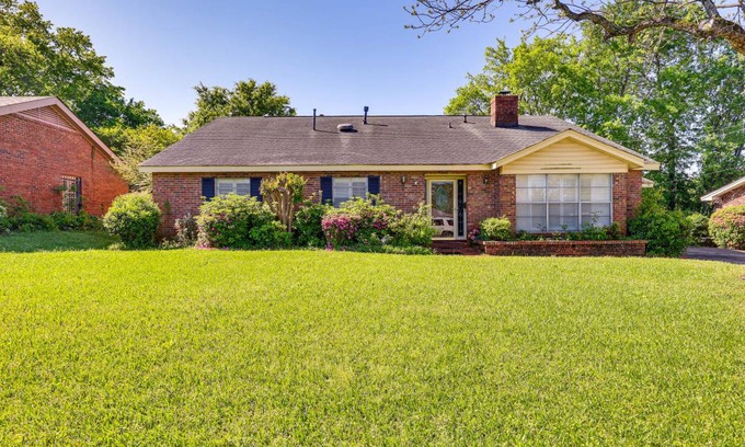 Montgomery House | 258 m² House ∙ 4 bedrooms ∙ 8 guests