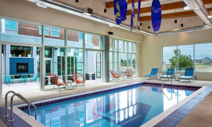 Lakefront Hotel | 29 m² Hotel ∙ 127 guests