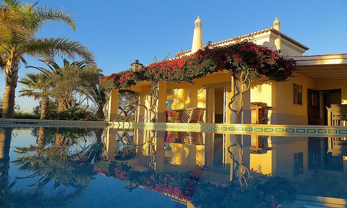 Estombar Villa | 290 m² Villa ∙ 4 bedrooms ∙ 10 guests