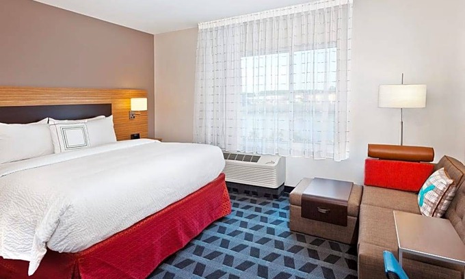 Dothan Hotel | 3-Star Hotel ∙ TownePlace Suites Dothan