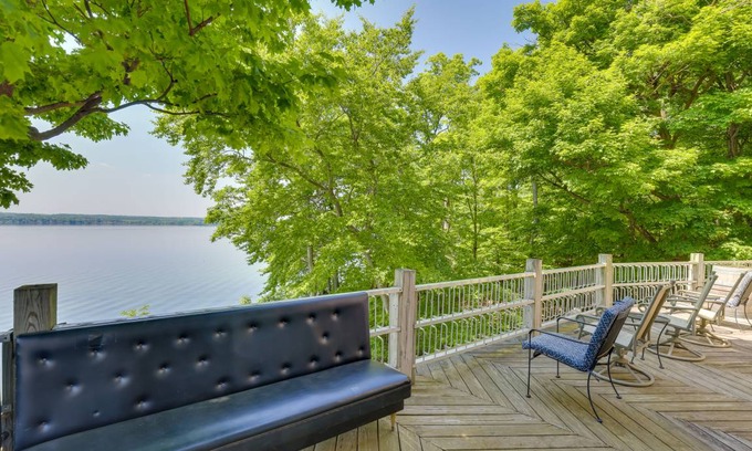 Teall Beach House | 371 m² House ∙ 5 bedrooms ∙ 10 guests