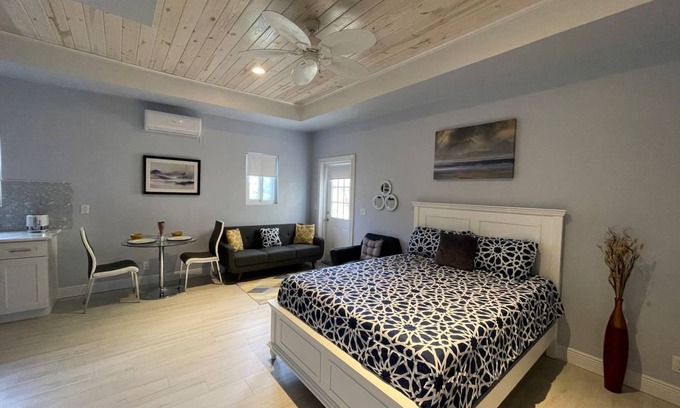 Royal Bahamian Estates Apartment | 42 m² Studio flat ∙ 1 bedroom ∙ 3 guests
