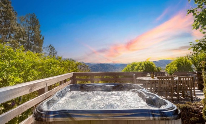 Asheville House | 434 m² House ∙ 5 bedrooms ∙ 12 guests
