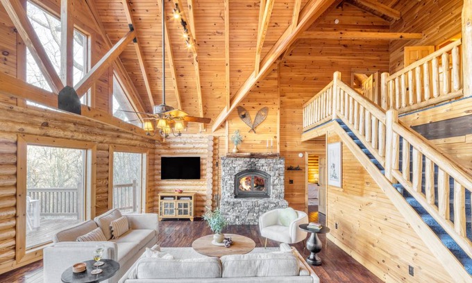 Asheville House | 435 m² House ∙ 5 bedrooms ∙ 20 guests
