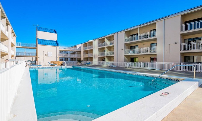 Gulf Shores Condo | 57 m² Condo ∙ 1 bedroom ∙ 4 guests