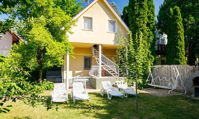 Siofok-Sosto Apartment | 60 m² Apartment ∙ 3 bedrooms ∙ 6 guests