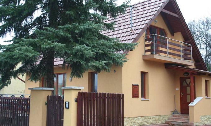 Miskolc-Tapolca Apartment | 74 m² Apartment ∙ 2 bedrooms ∙ 8 guests