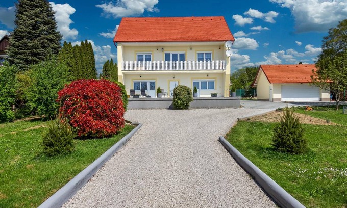 Cserszegtomaj Apartment | 80 m² Apartment ∙ 2 bedrooms ∙ 4 guests