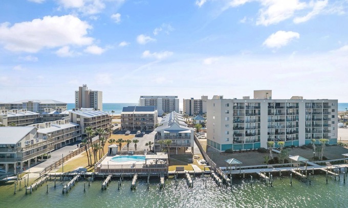 Orange Beach East Condo | ⭐Adorable Bay Side Condo - Lei Lani Village 112⭐
