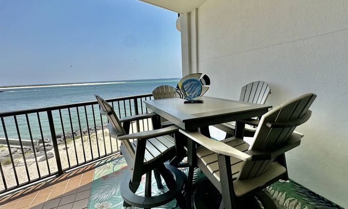 Orange Beach Condo | Beautiful 2nd Floor Condo located on the Beach with Views of The Pass