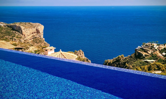 Cumbre del Sol Apartment | Blue Infinity, A Stunning Luxury Apartment with Amazing Sea Views.