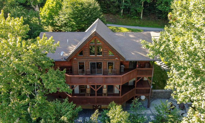 Sugar Mountain Cabin | Cabin ∙ 4 bedrooms ∙ 14 guests