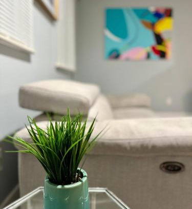 Los Angeles Hostel | California Castle - Fashion District - DTLA - Flexible