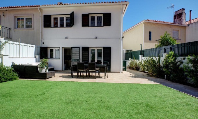 Penha de Franca House | Comfortable Town House in Quiet Area by LovelyStay