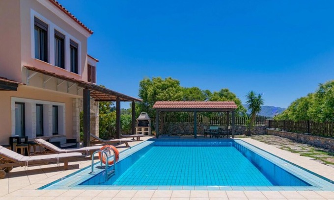 Kefalas Villa | Ekklisies Tria: Large Private Pool, A/C, WiFi