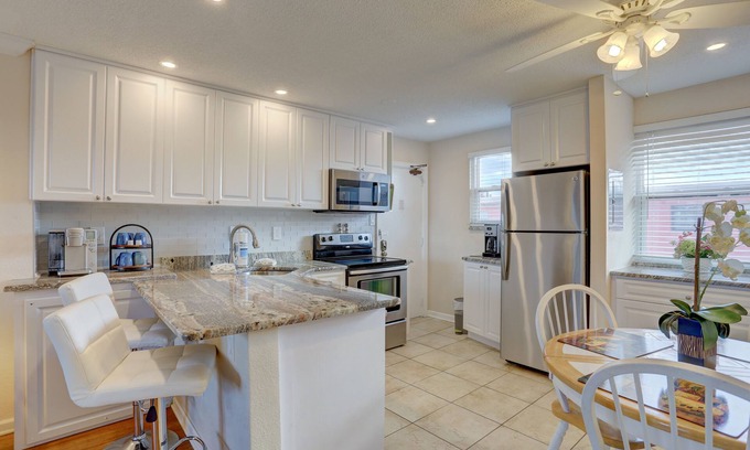 St. Pete Beach Condo | πΏ Gulf Winds #606 β Garden-View Comfort with Stylish Updates & Steps to Upham Beach