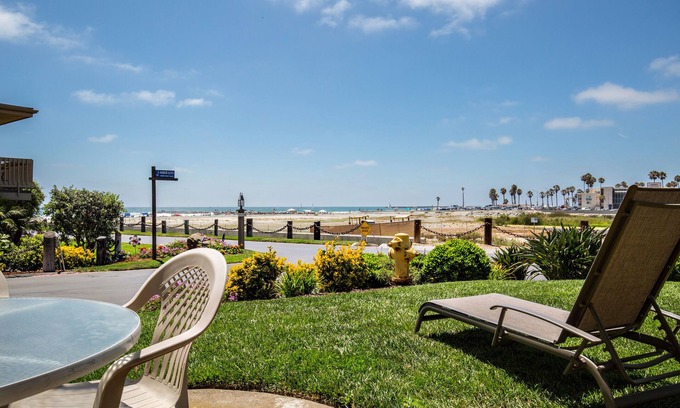 Townsite Condo | Harbor View Oasis-Ocean & Harbor Views from a Tranquil Corner Retreat