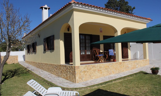 Lagoa de Albufeira Cottage | holidays in walking distance to the beach (1 km)
