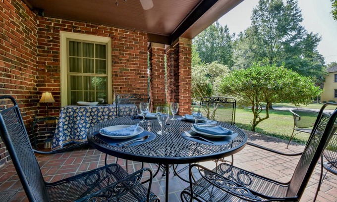 Tuscaloosa House | House ∙ 2 bedrooms ∙ 6 guests