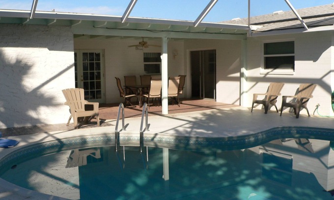 Ormond Beach House | Last minute deal!Charming 3Bedroom Pool House in Ormond by the Sea!