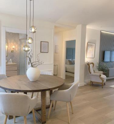 Distrito Llano Apartment | Lujoso apartamento boutique a estrenar con parking gratis