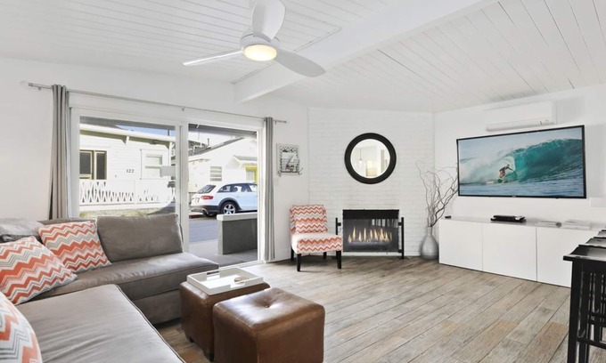 West Newport House | MODERN, CLEAN BEACH HOUSE steps to the sand with AC, Bikes, Parking, Beach Gear