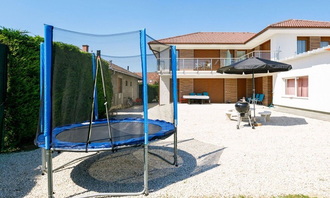 Balatonszarszo Apartment | Nice apartment for 5 guests with WIFI, A/C, TV and balcony