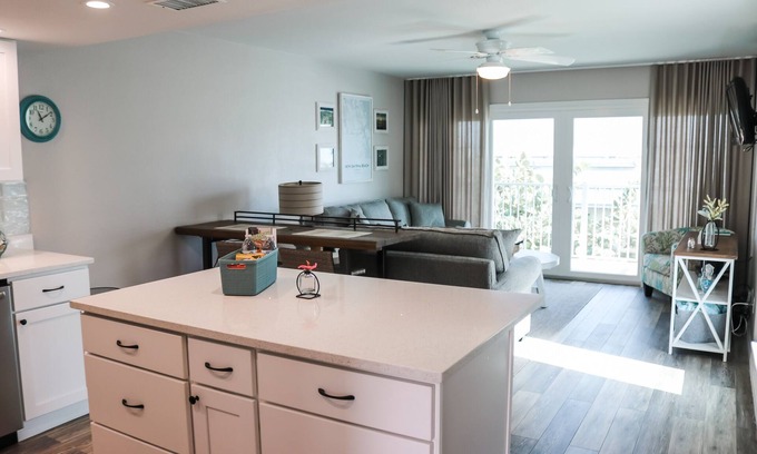 New Smyrna Beach Condo | Ocean View 2/2 Family friendly; no-drive end of beach