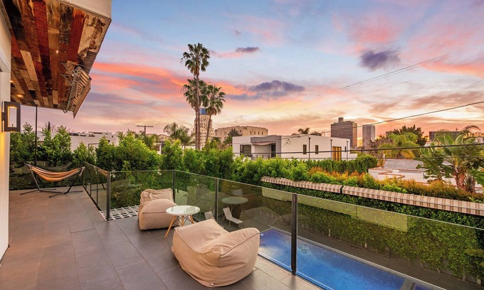 Greater Wilshire - Hancock Park House | Orange D Villa! 5bdr pool best location