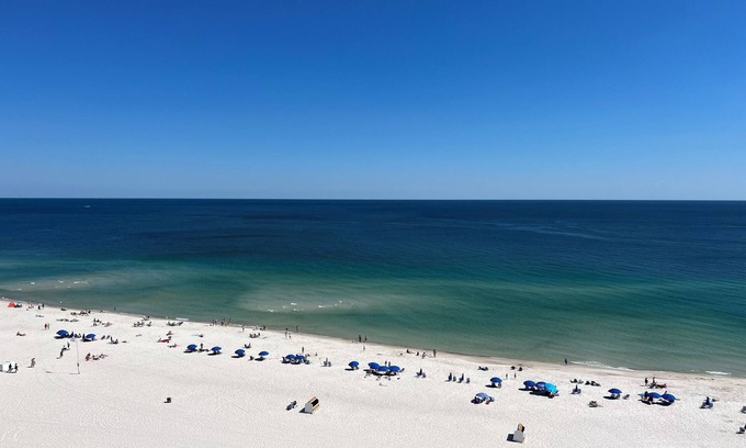 Orange Beach East Condo | Phoenix X 3 BR, Oct-Dec 150-160; Great Reviews. Indoor and outdoor pools,