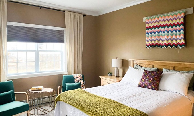 Cow Head Bed & Breakfast | Seabreeze Oceanfront Retreat: Cozy Rooms, Local Charm & Stunning Views