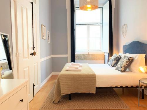 Santa Maria Maior Apartment | SJ2DeE Heart of Baixa NEW AIR CONDITIONING Spacious 2 apts 4br2ba