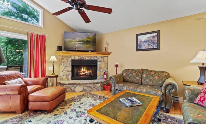 Beech Mountain House | Spacious Mtn Home Close to Slopes Escape Heat