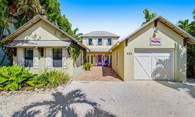 Anna Maria House | Spring has Arrived!
