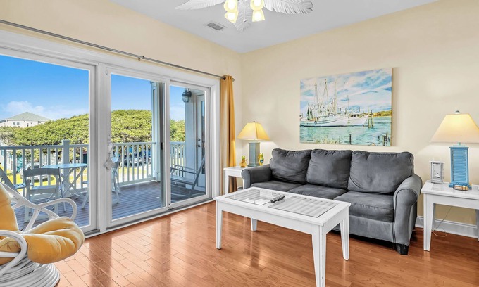 Yaupon Beach Condo | The Dunes: Ocean View Condo with Community Pool, Hot Tub, Beach Access