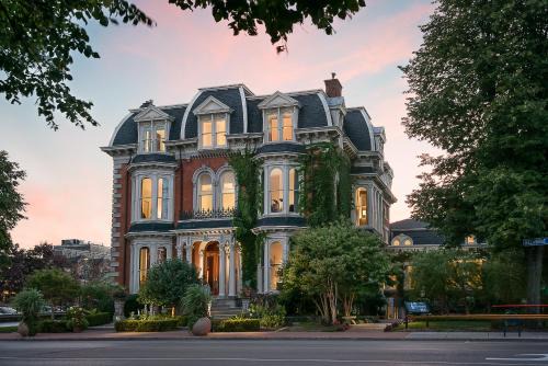 Downtown Buffalo Hotel | The Mansion on Delaware Avenue