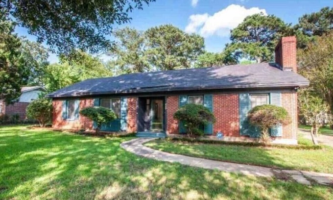 Montgomery House | The Rock-a-Way Bungalow Near Downtown Alabama