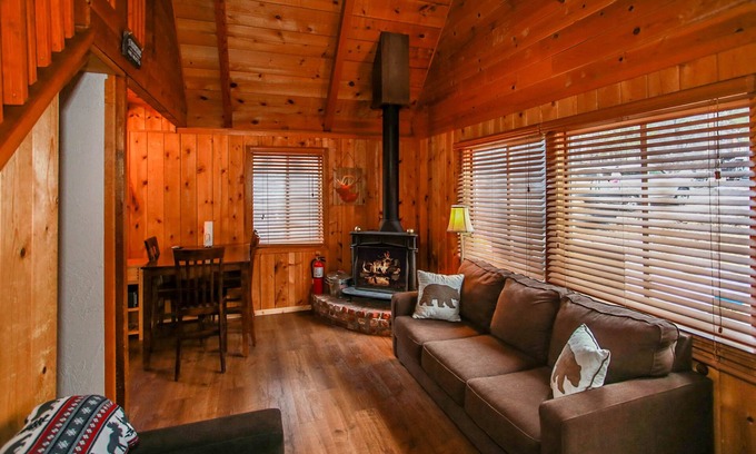 Sugarloaf House | Twin Bear - Close to Hiking, Fireplace, Deck, Barbecue