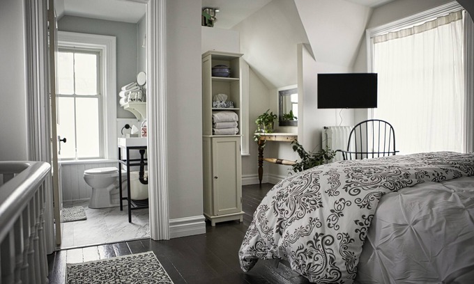Elora Apartment | Victorian Apartment in the heart of Elora